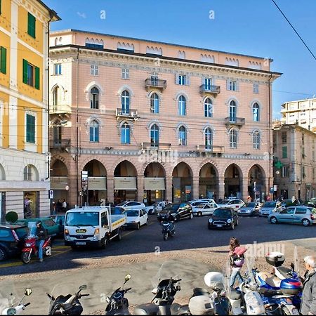 Piazza Colombo-Apartments Sanremo Bagian luar foto